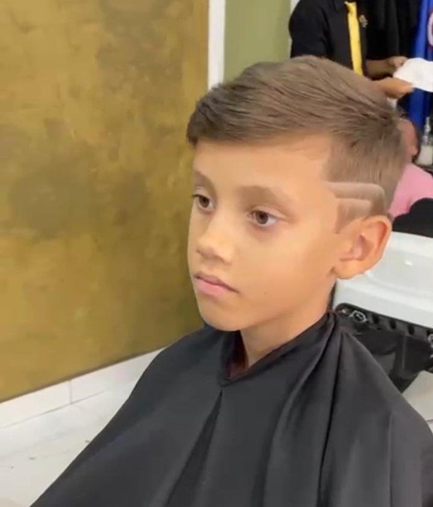 Corte infantil estiloso